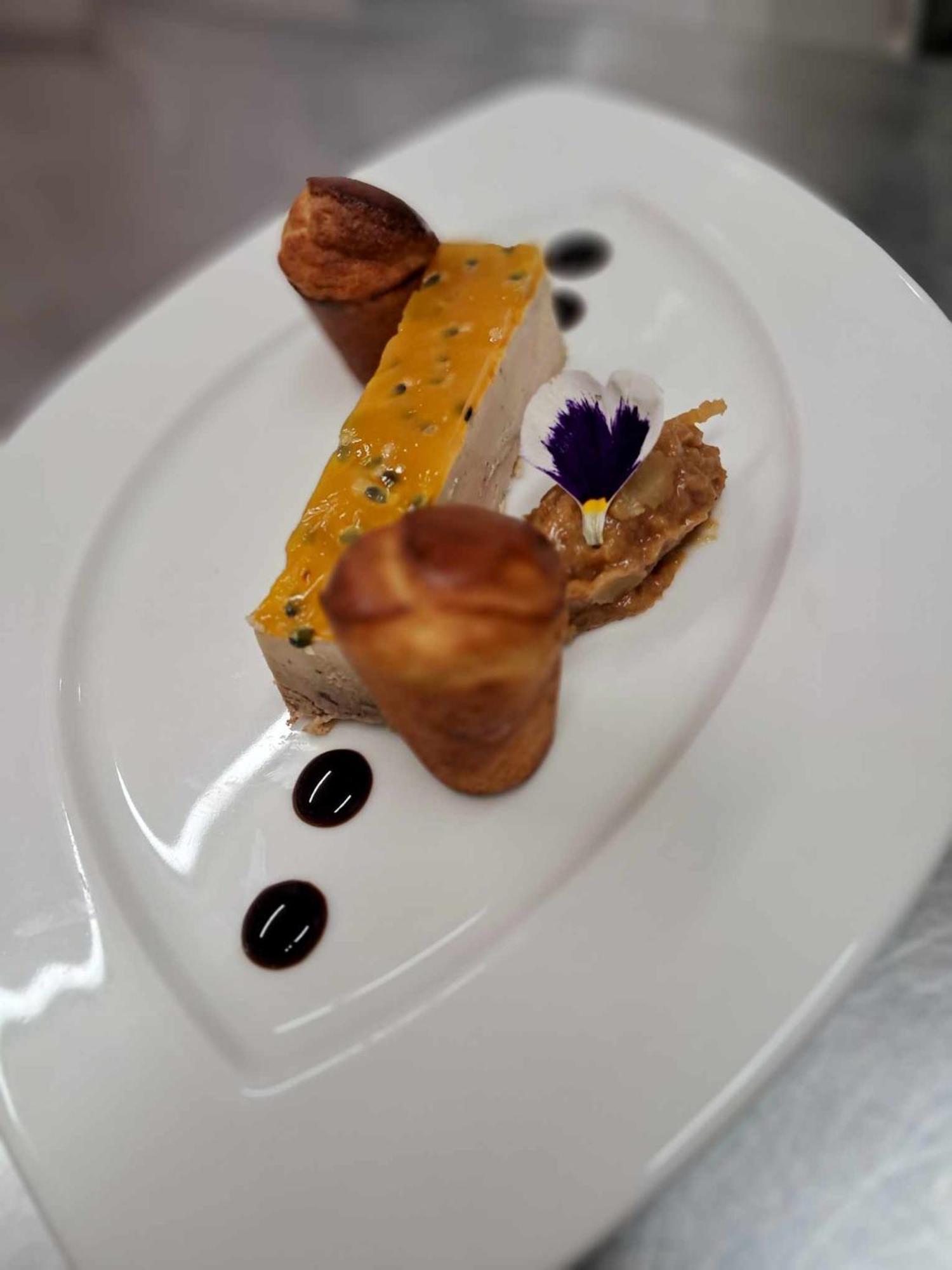 Logis Hotel & Restaurant Le Soleil D'Or Montigny-la-Resle Eksteriør billede